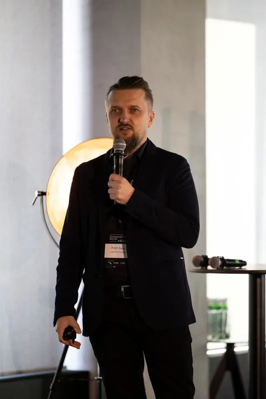 Prelegentka na scenie - Zintegrowany Biznes 2025